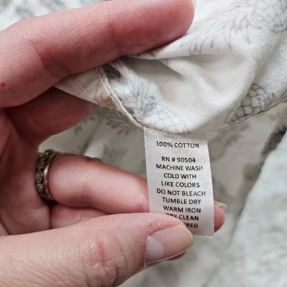 VSTR Men's White Pineapple Print Short Sleeve Button Up Shirt. Size M - Picture 5 of 8